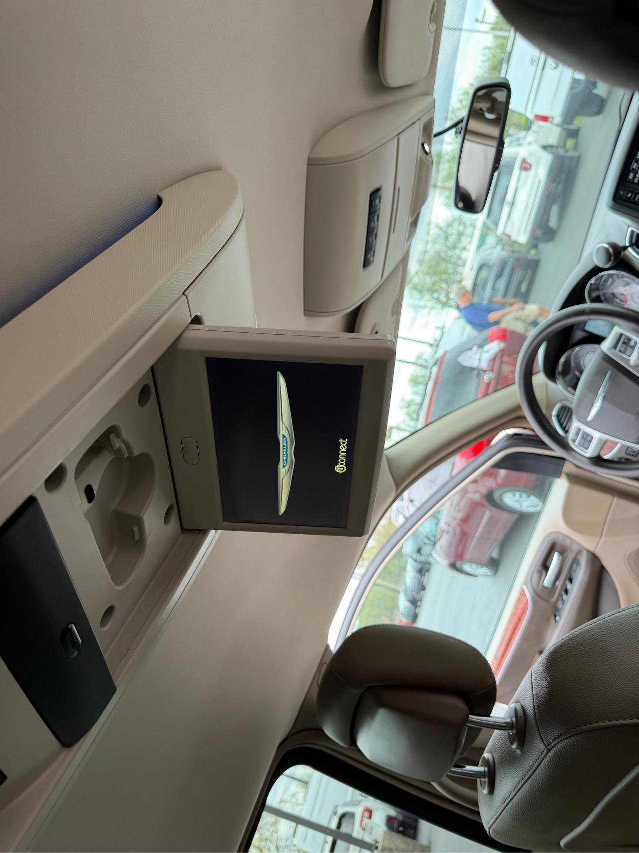 Chrysler Town & Country 4dr Wgn Touring 2016