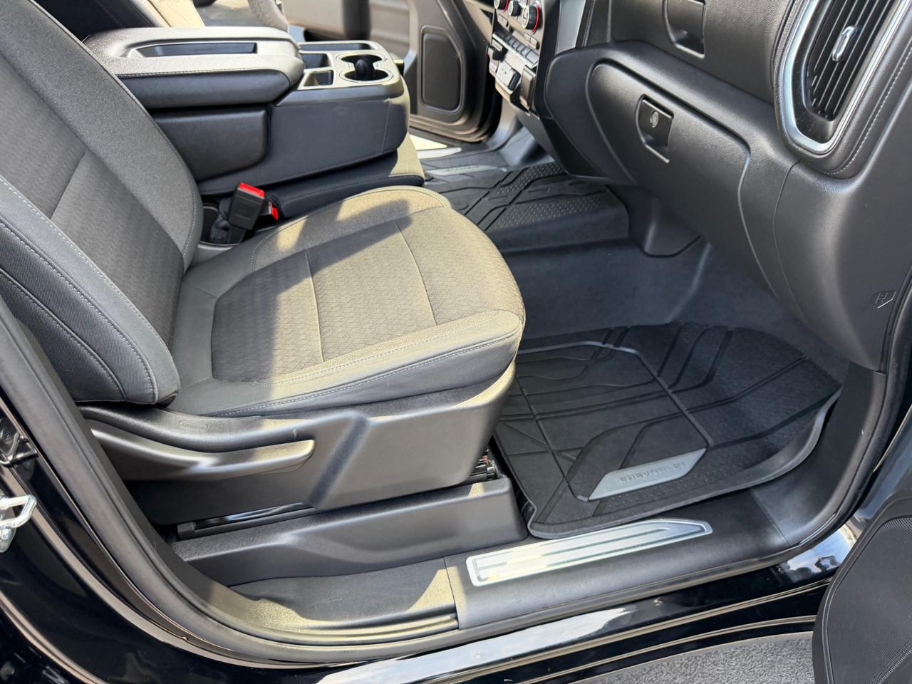 Chevrolet Silverado 1500 4WD Crew Cab 147" RST 2019