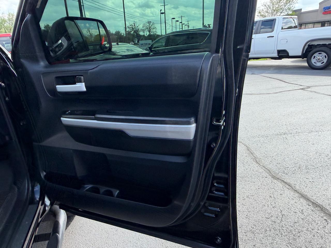 Toyota Tundra 2WD SR5 Double Cab 6.5' Bed 5.7L (Natl) 2021