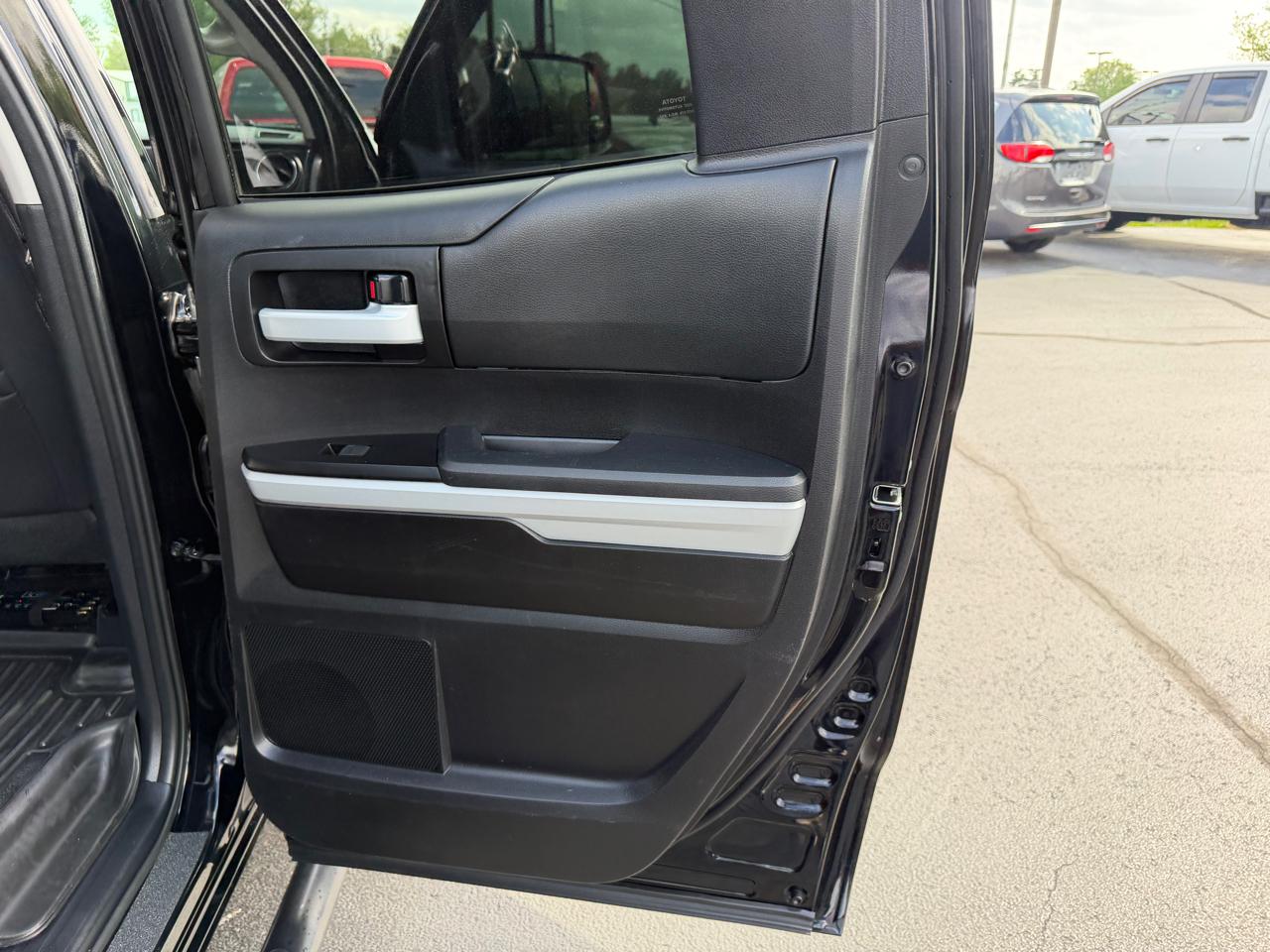 Toyota Tundra 2WD SR5 Double Cab 6.5' Bed 5.7L (Natl) 2021