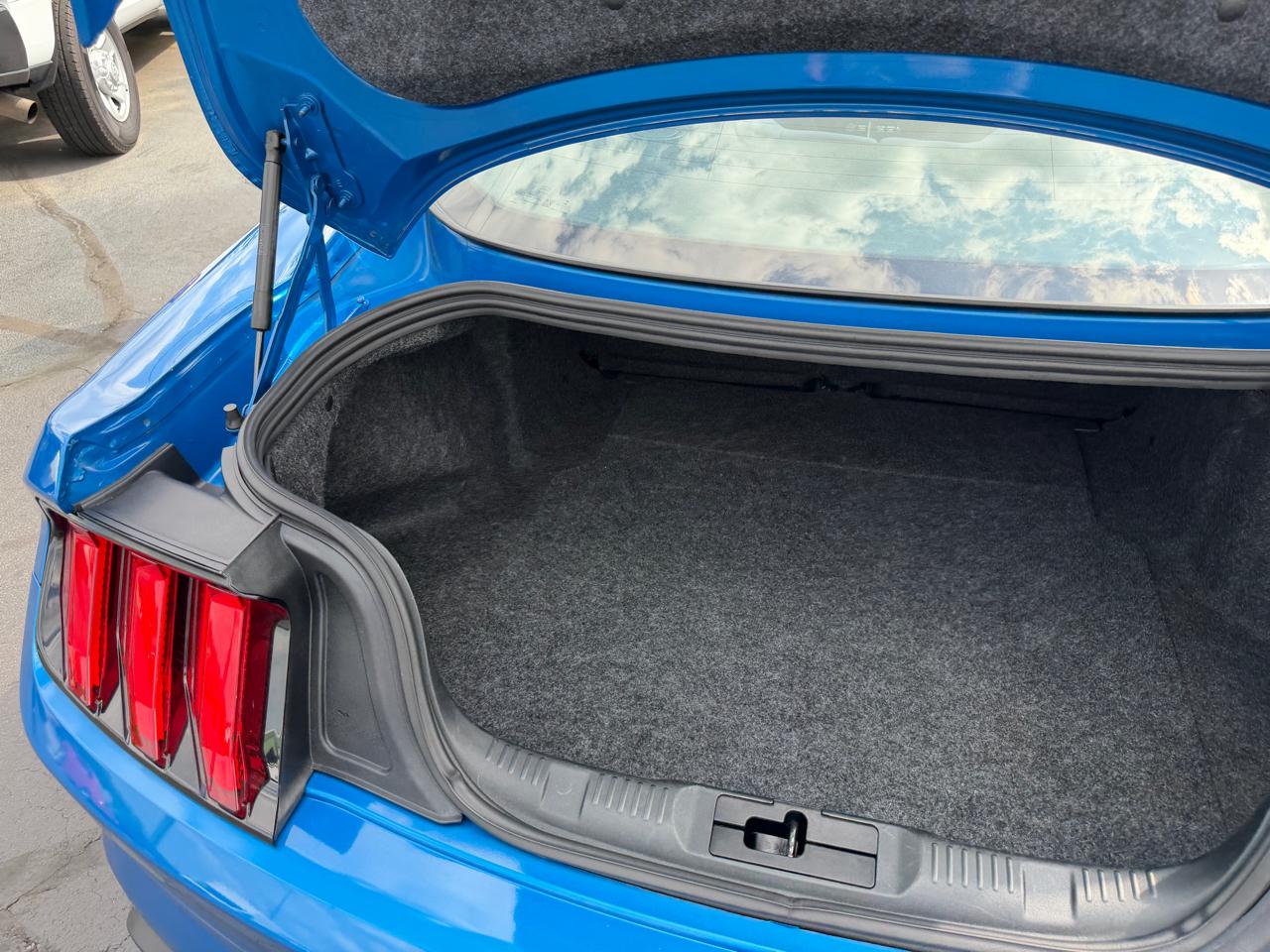 Ford Mustang EcoBoost Fastback 2019