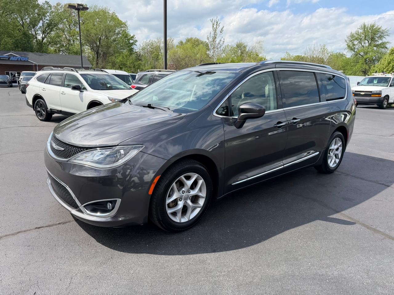 Chrysler Pacifica Touring-L Plus FWD 2017