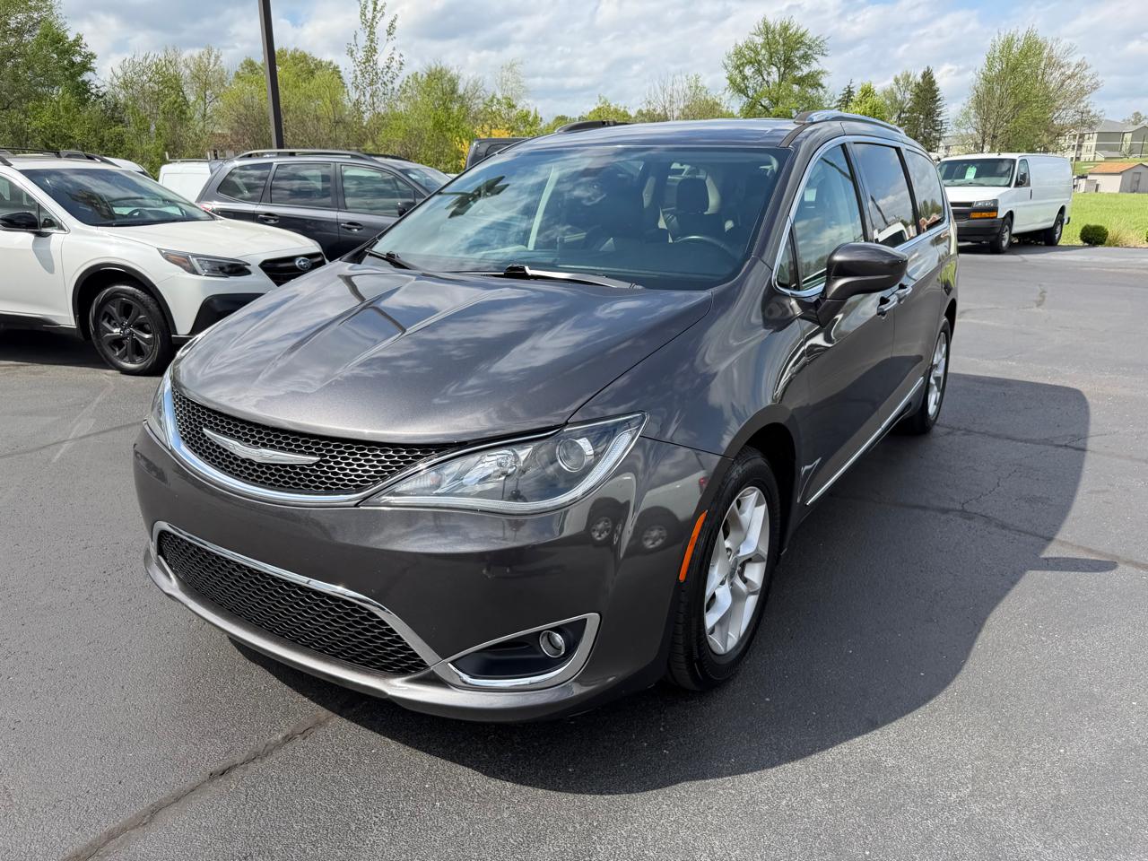 Chrysler Pacifica Touring-L Plus FWD 2017