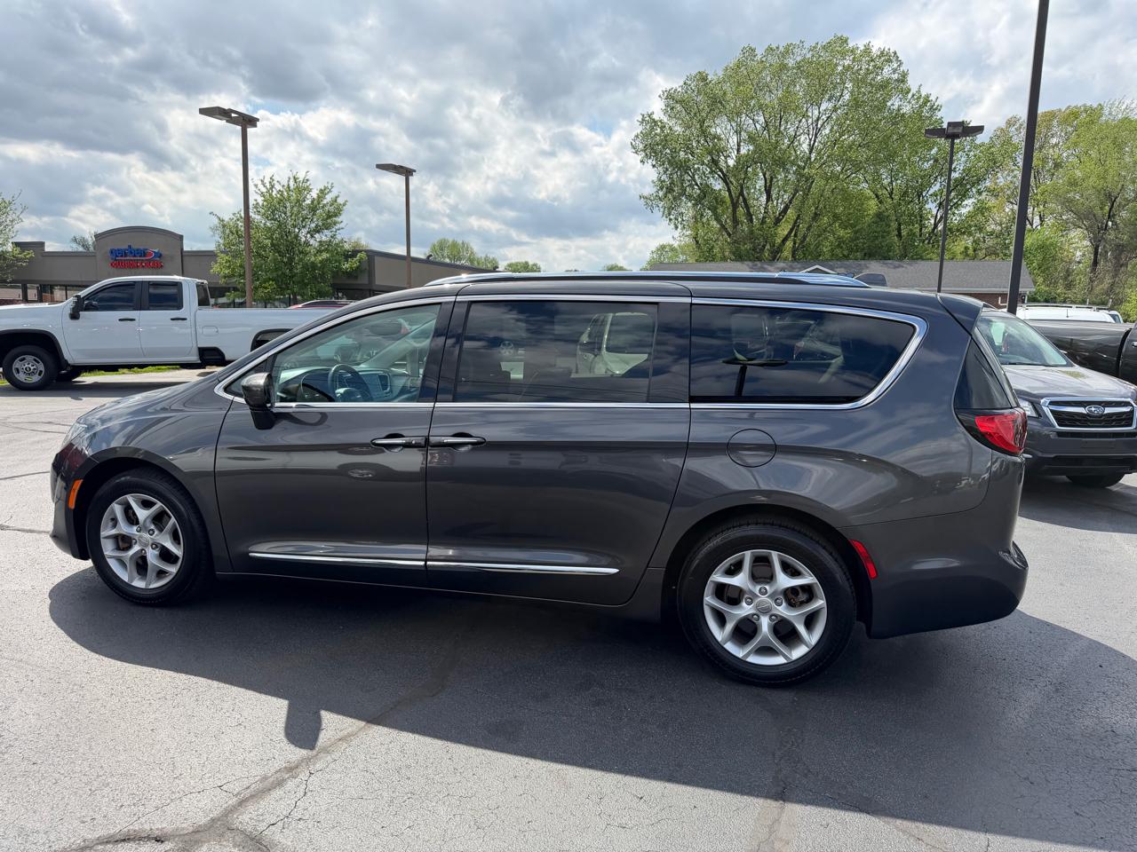 Chrysler Pacifica Touring-L Plus FWD 2017