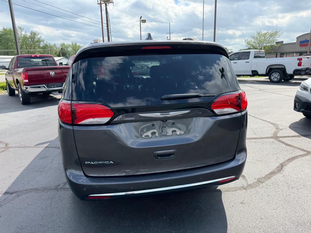 Chrysler Pacifica Touring-L Plus FWD 2017