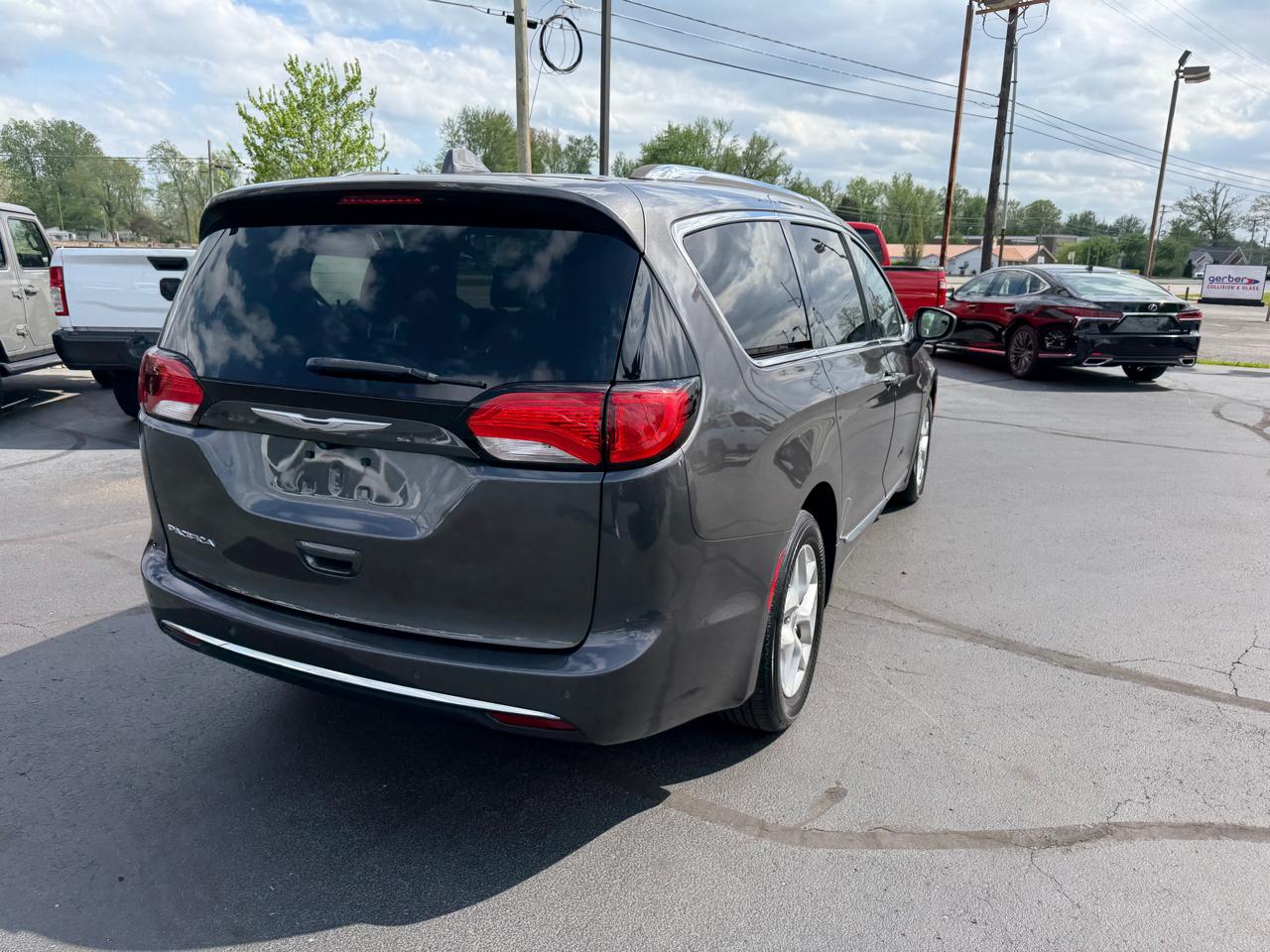 Chrysler Pacifica Touring-L Plus FWD 2017