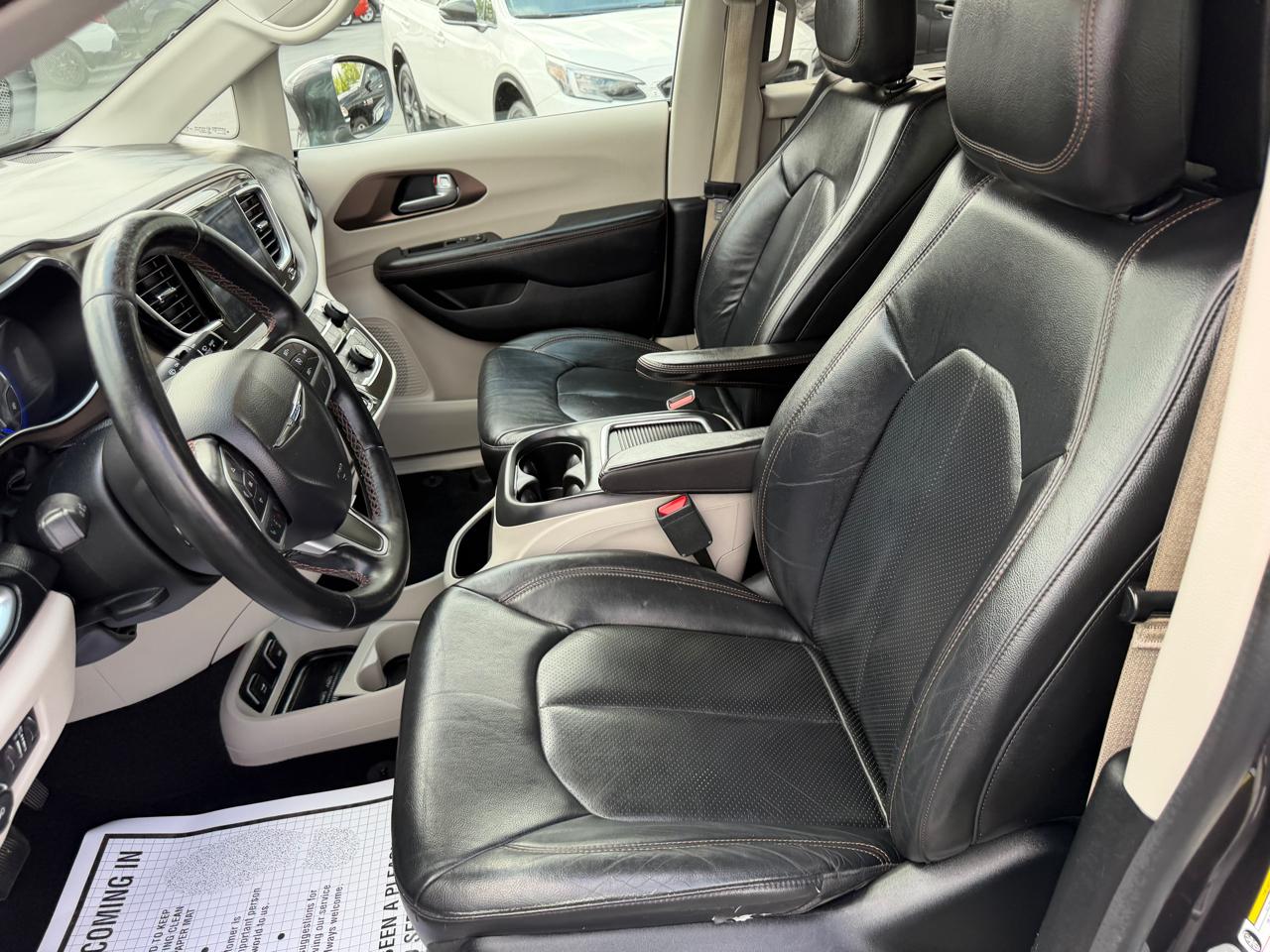 Chrysler Pacifica Touring-L Plus FWD 2017