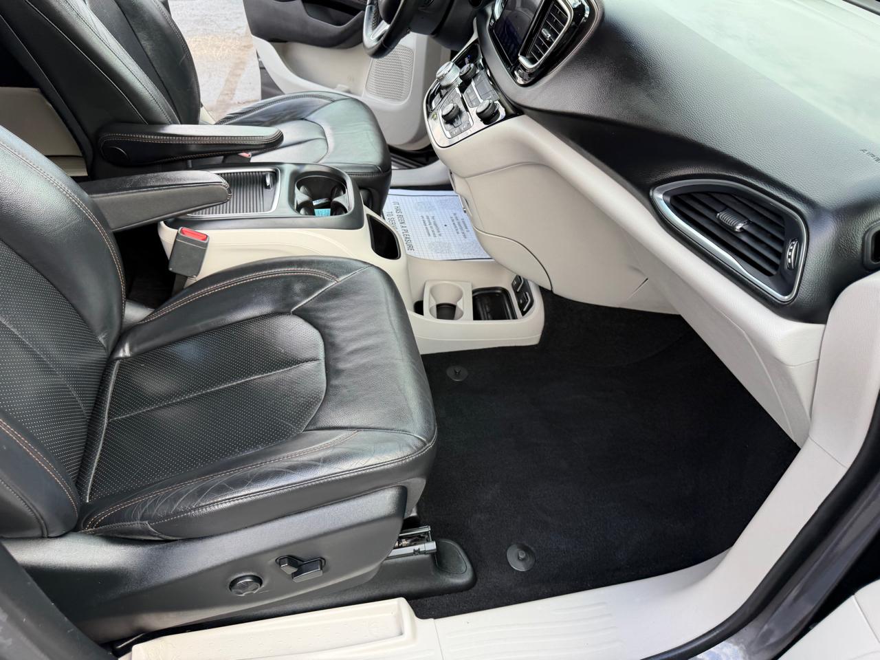 Chrysler Pacifica Touring-L Plus FWD 2017