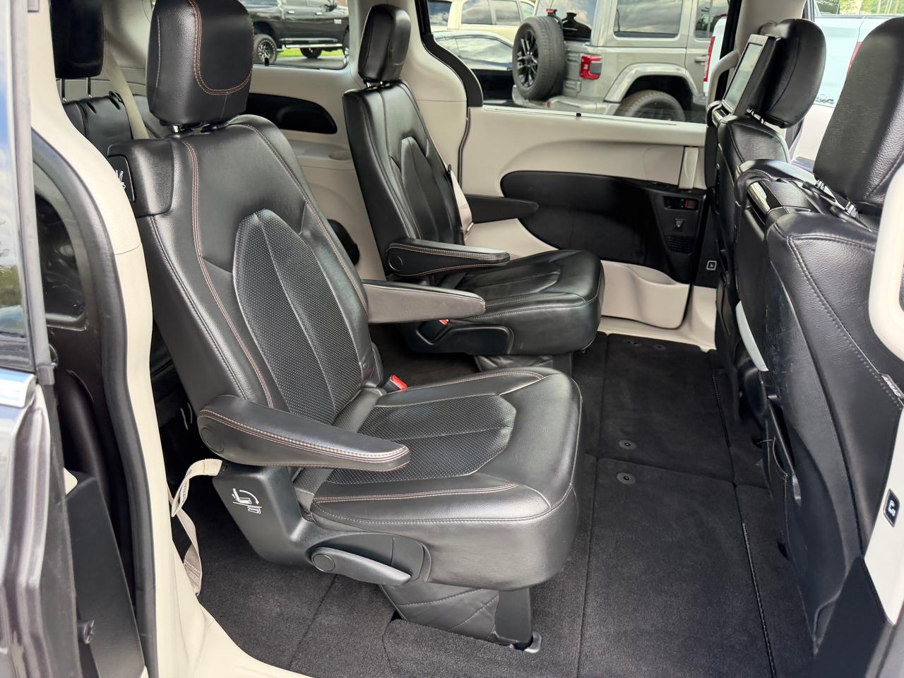 Chrysler Pacifica Touring-L Plus FWD 2017