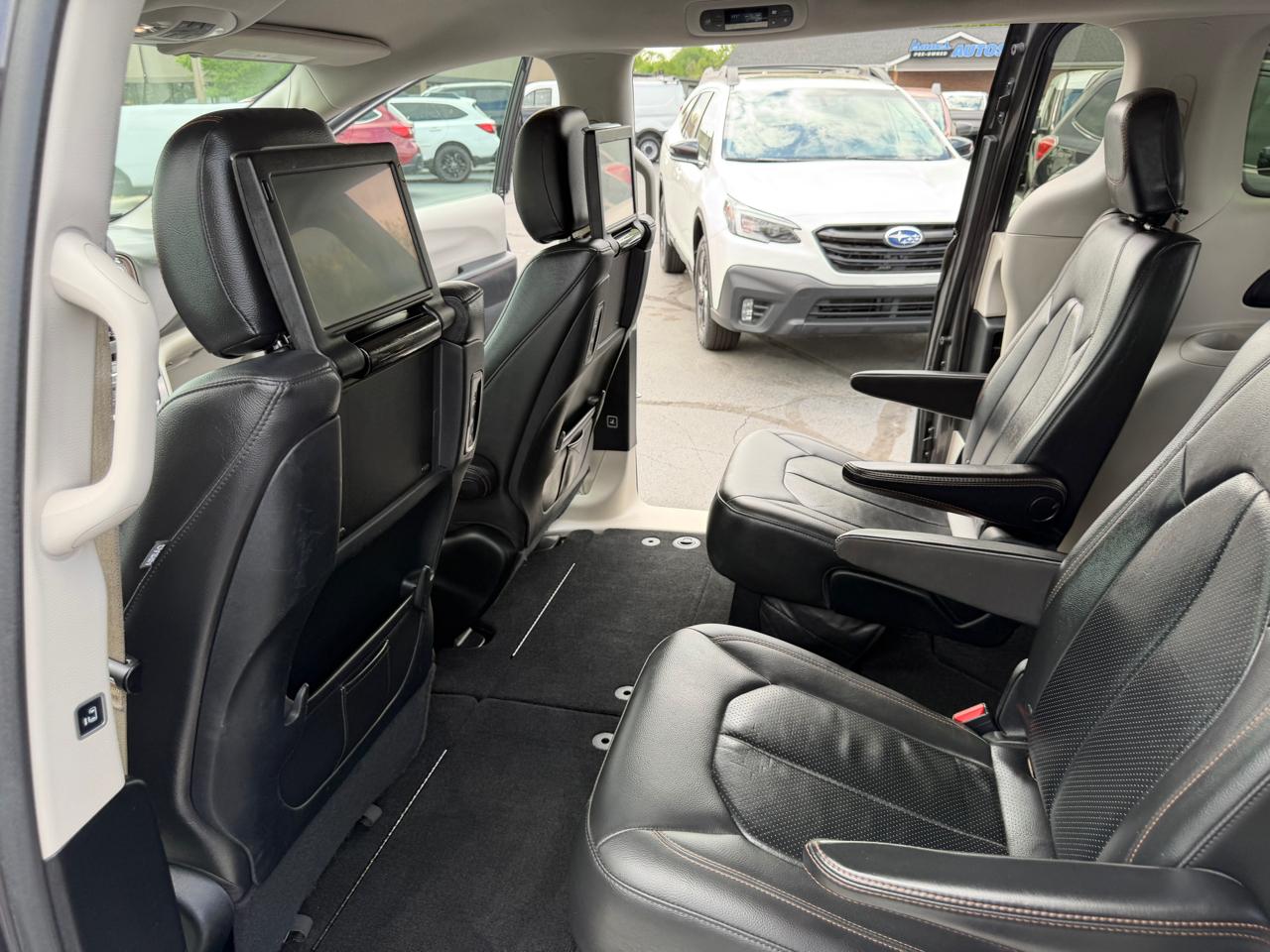 Chrysler Pacifica Touring-L Plus FWD 2017