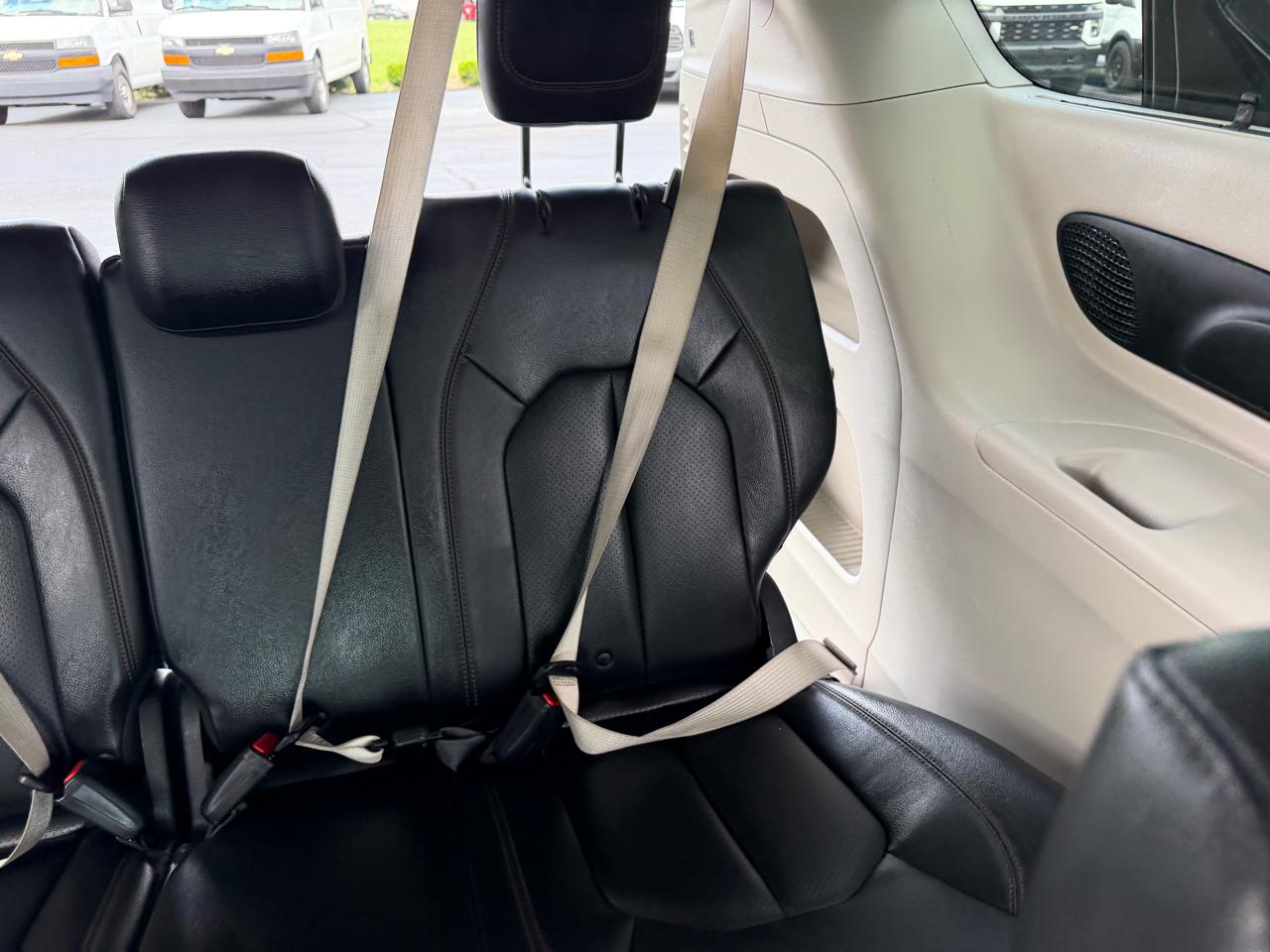 Chrysler Pacifica Touring-L Plus FWD 2017