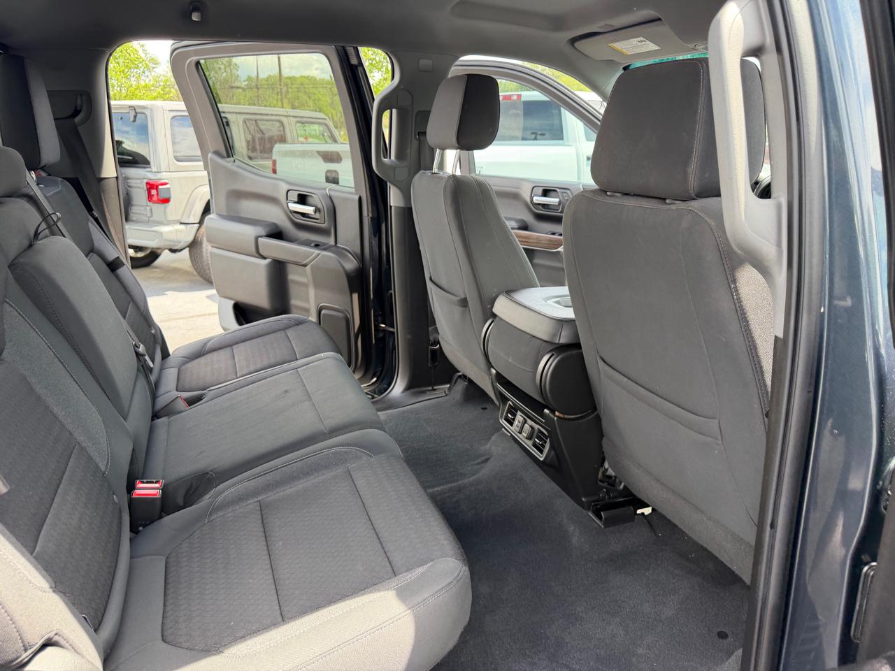 Chevrolet Silverado 1500 2WD Crew Cab 147" LT 2020