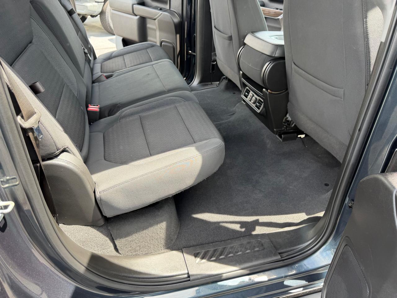 Chevrolet Silverado 1500 2WD Crew Cab 147" LT 2020