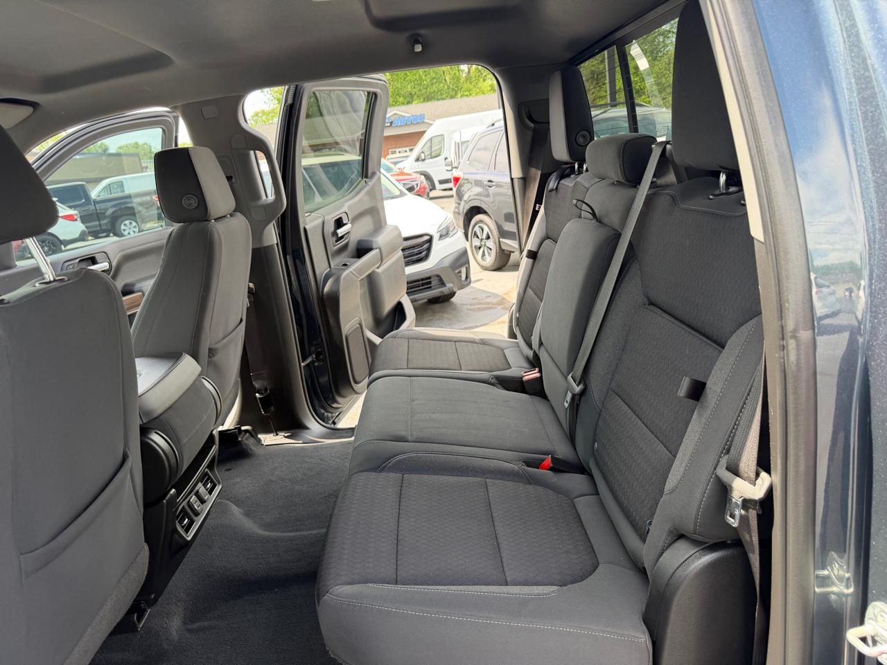 Chevrolet Silverado 1500 2WD Crew Cab 147" LT 2020