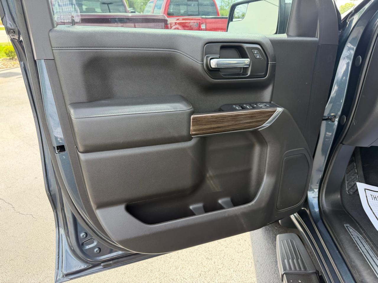 Chevrolet Silverado 1500 2WD Crew Cab 147" LT 2020