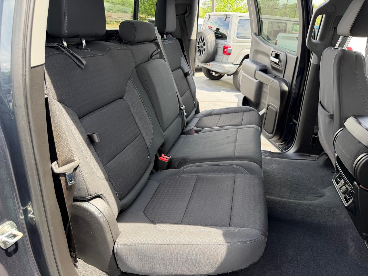 Chevrolet Silverado 1500 2WD Crew Cab 147" LT 2020