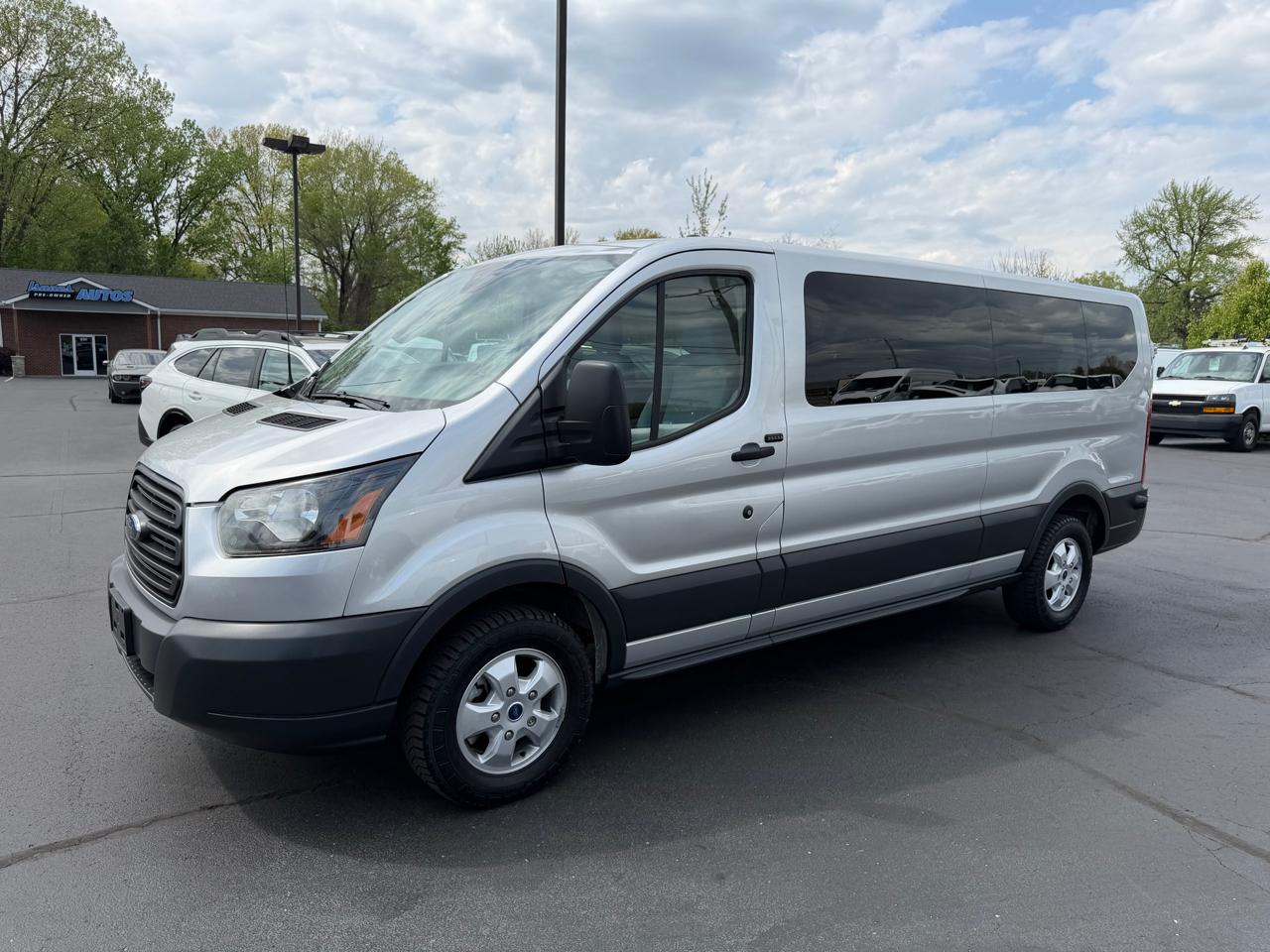 Ford Transit Wagon T-350 148" Low Roof XLT Sliding RH Dr 2017