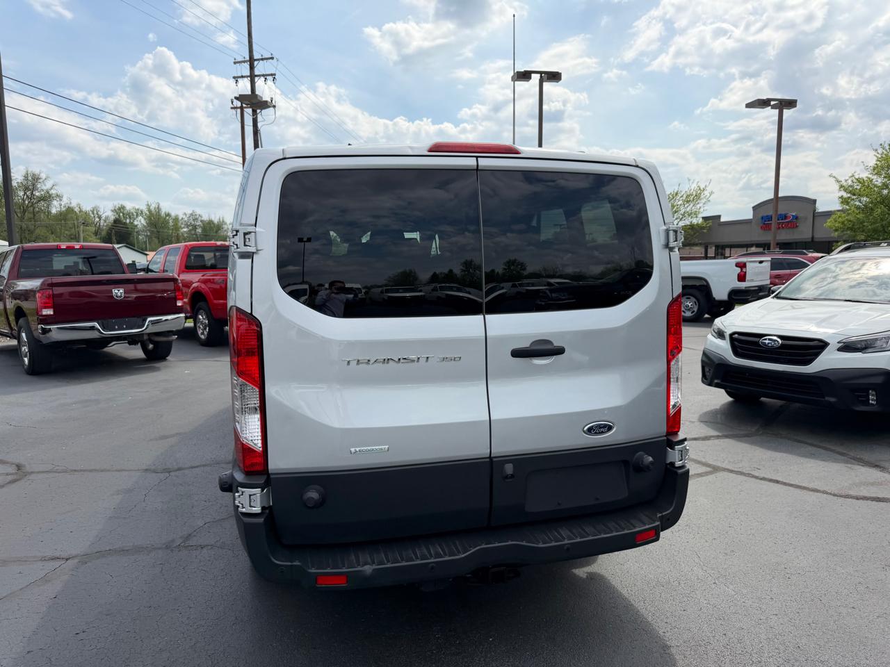 Ford Transit Wagon T-350 148" Low Roof XLT Sliding RH Dr 2017