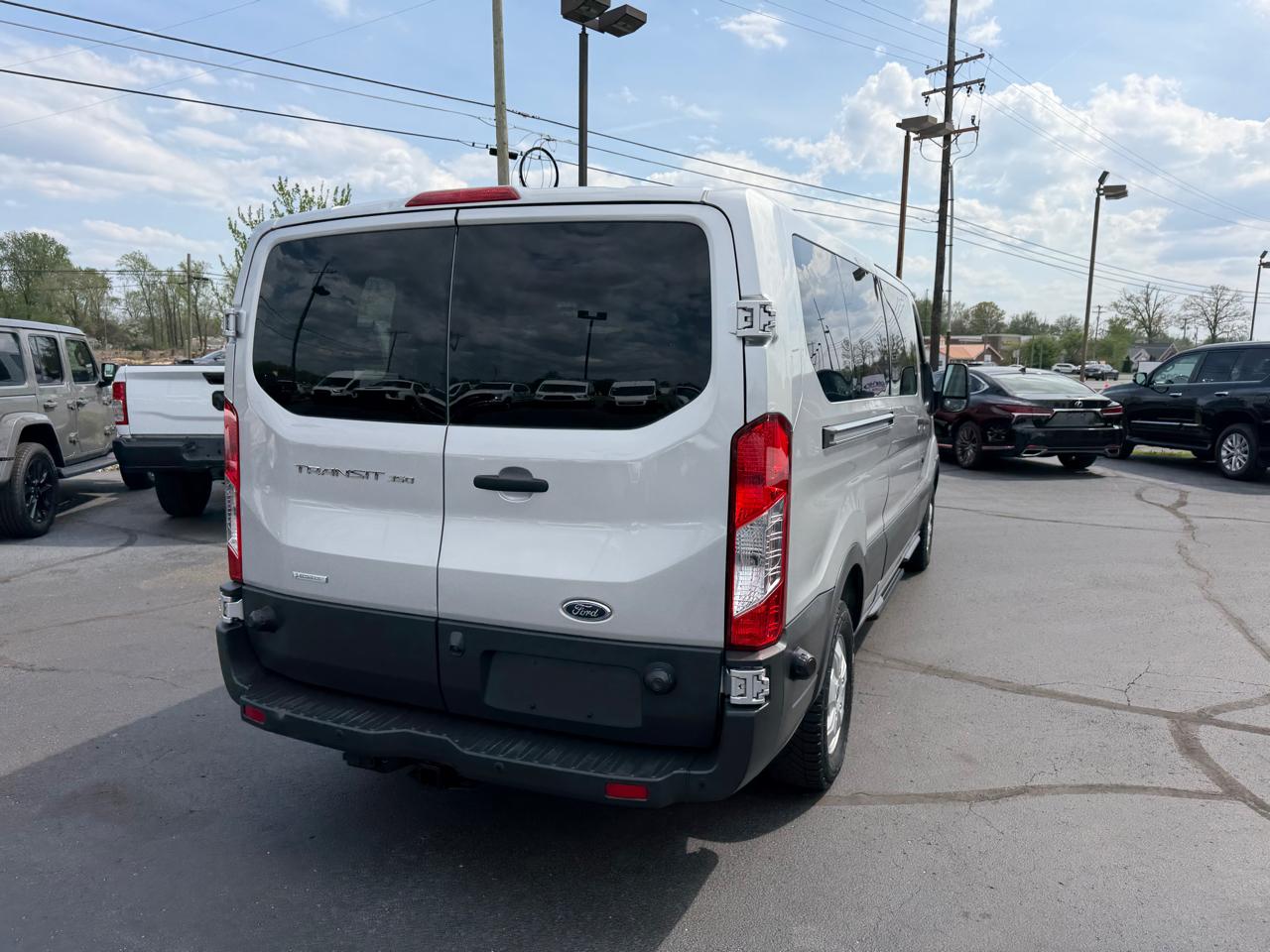 Ford Transit Wagon T-350 148" Low Roof XLT Sliding RH Dr 2017