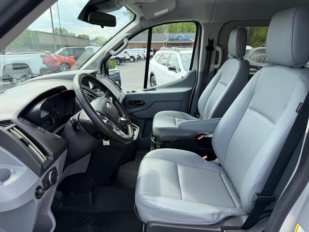 Ford Transit Wagon T-350 148" Low Roof XLT Sliding RH Dr 2017