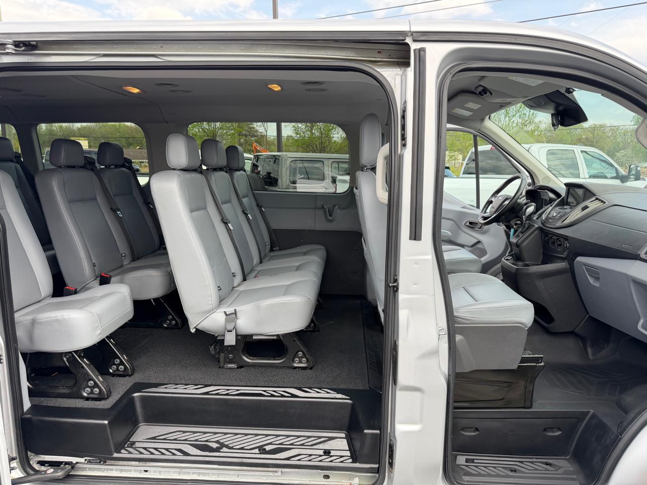 Ford Transit Wagon T-350 148" Low Roof XLT Sliding RH Dr 2017