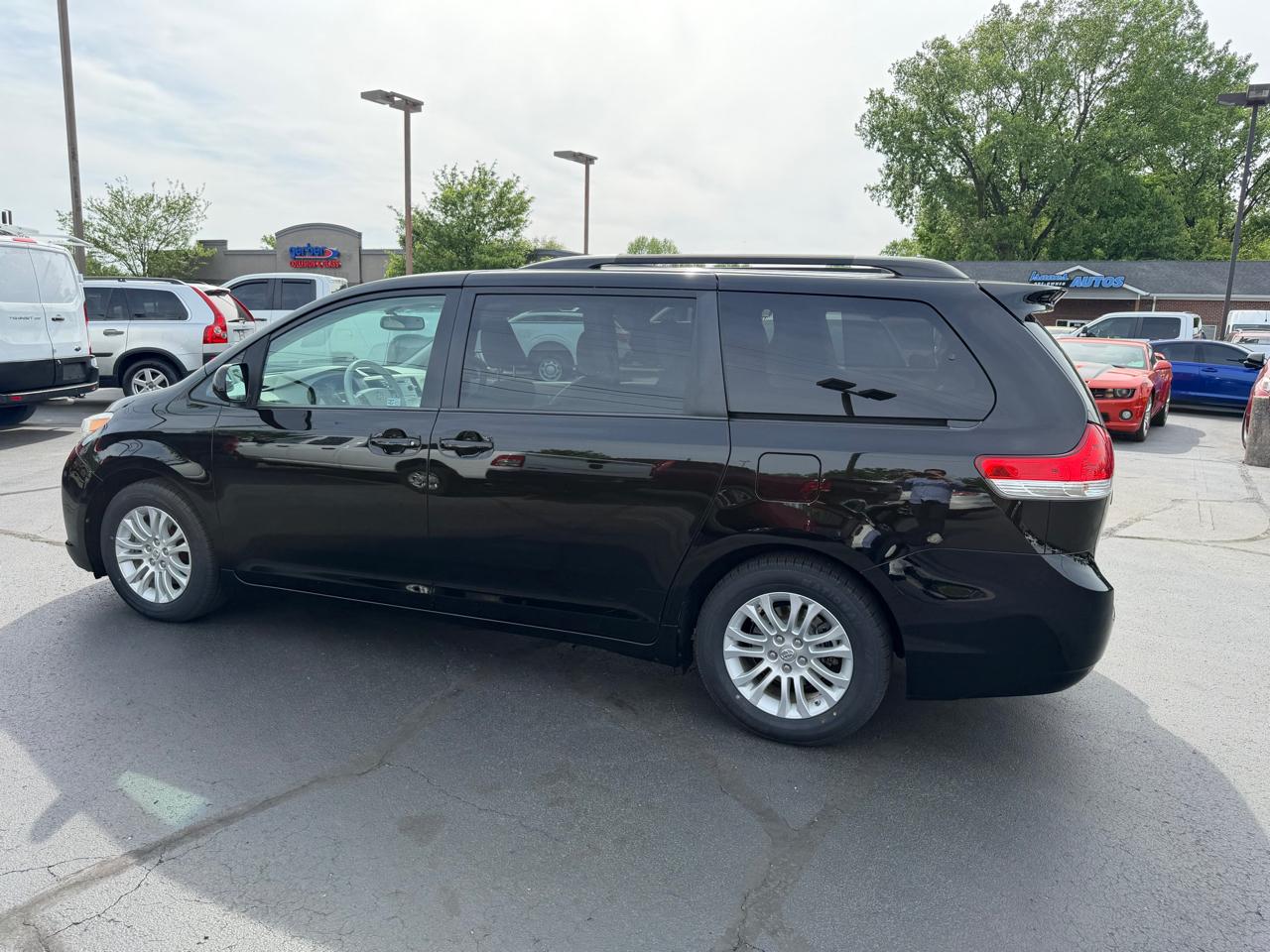 Toyota Sienna  2013