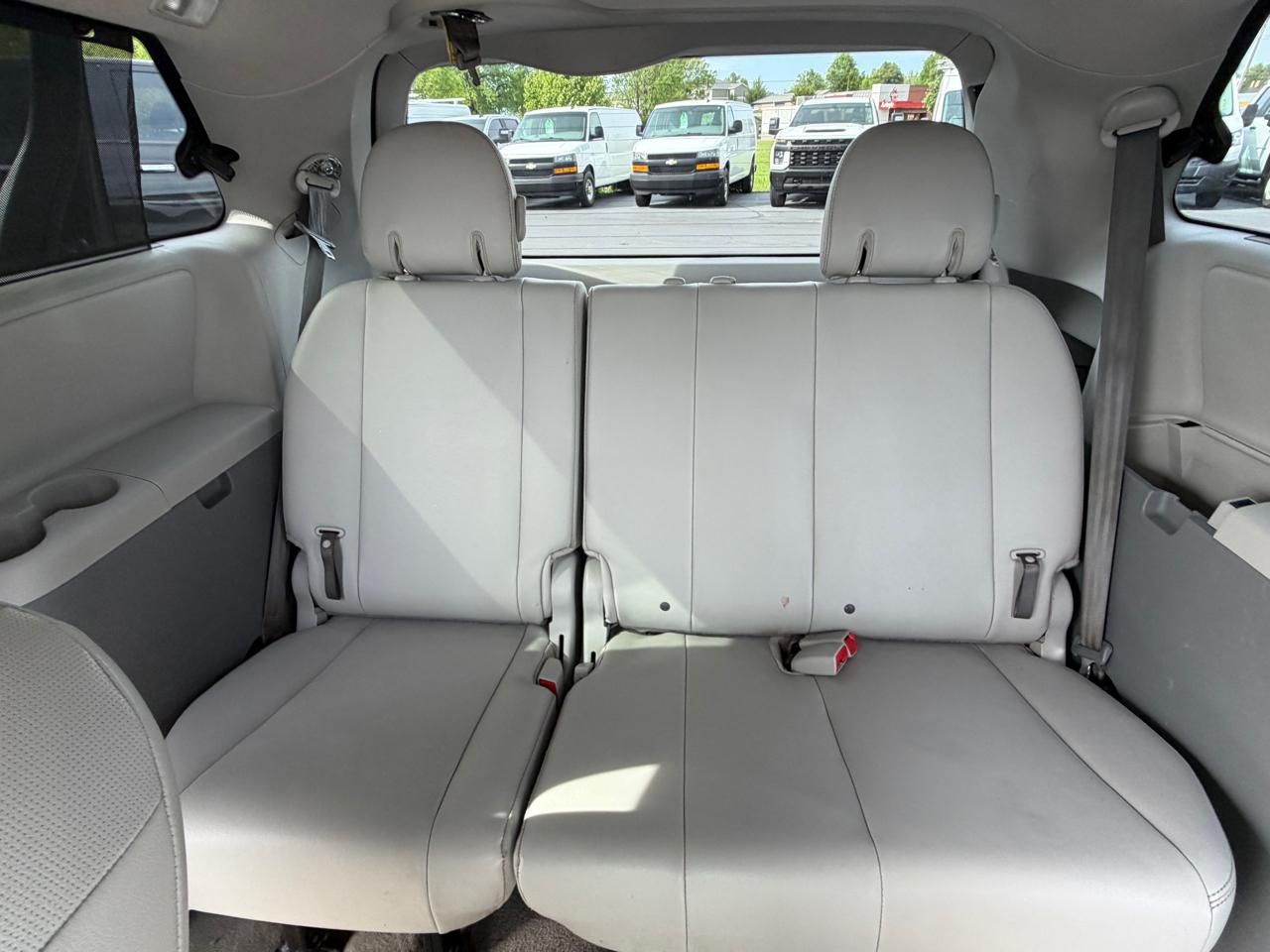 Toyota Sienna  2013