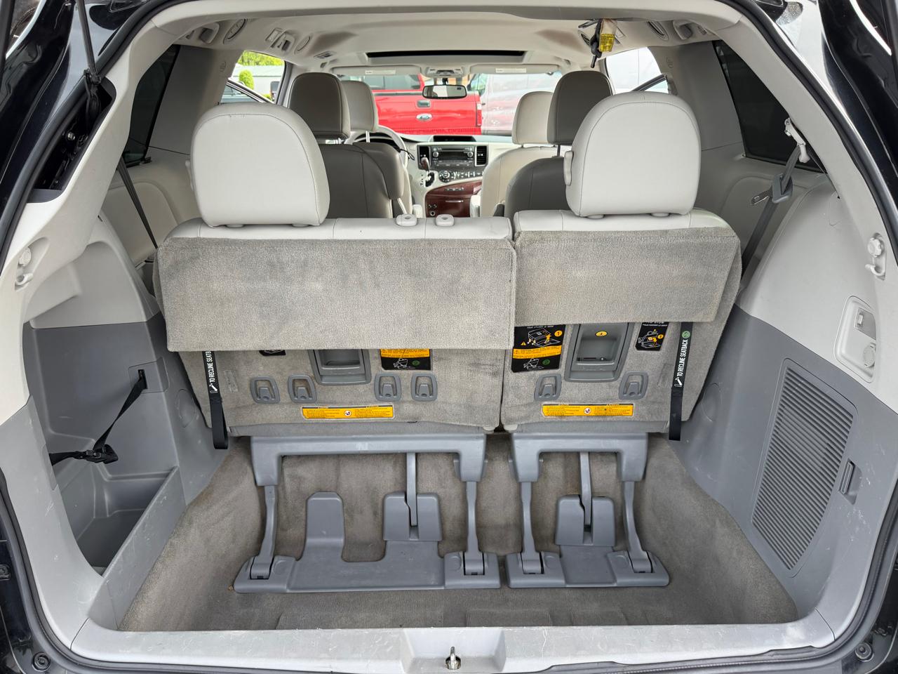 Toyota Sienna  2013