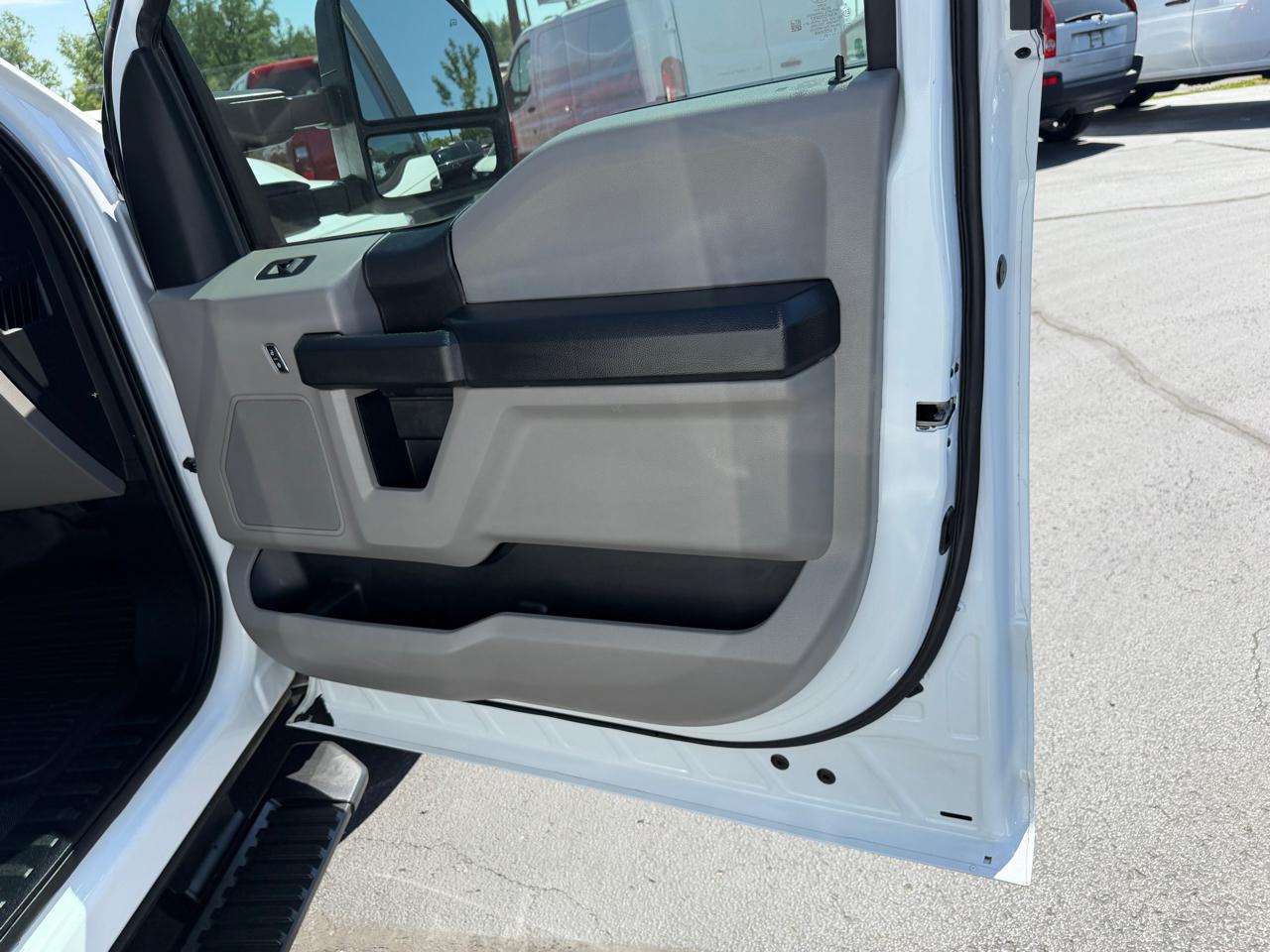 Ford Super Duty F-250 SRW XL 2WD Crew Cab 8' Box 2020