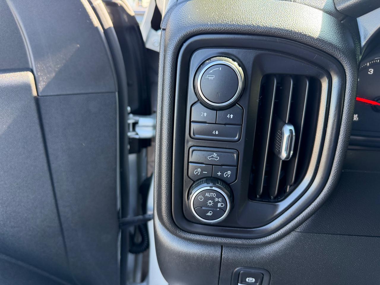 Chevrolet Silverado 2500HD 4WD Crew Cab 159" Custom 2020