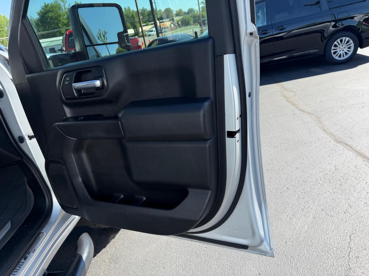 Chevrolet Silverado 2500HD 4WD Crew Cab 159" Custom 2020