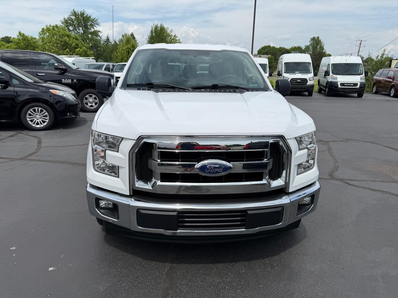 Ford F-150 XL SuperCab Short Bed 2WD 2017