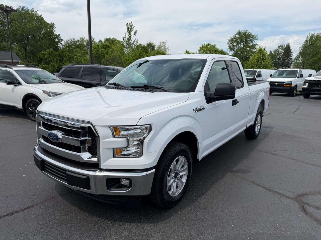 Ford F-150 XL SuperCab Short Bed 2WD 2017
