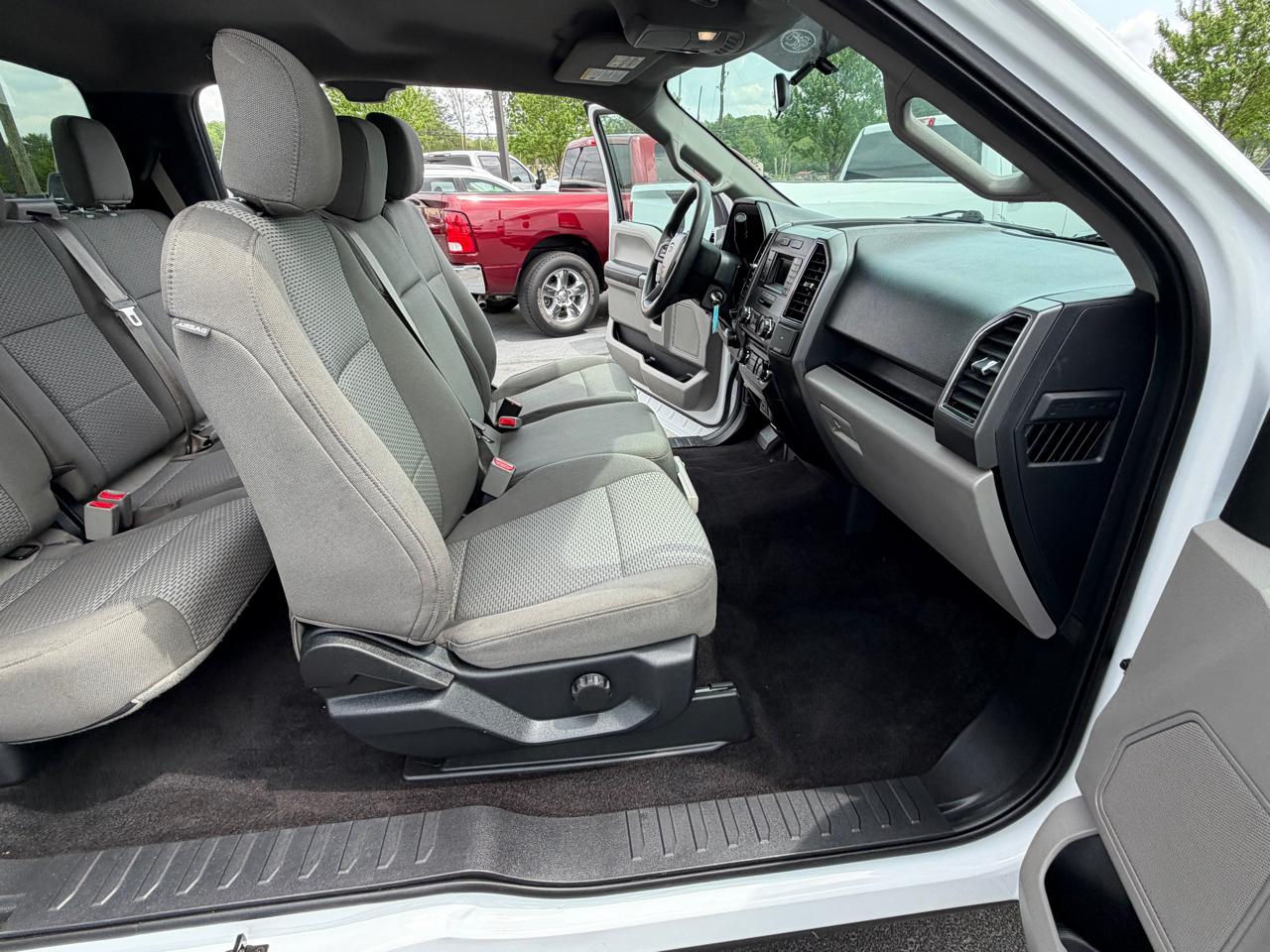 Ford F-150 XL SuperCab Short Bed 2WD 2017