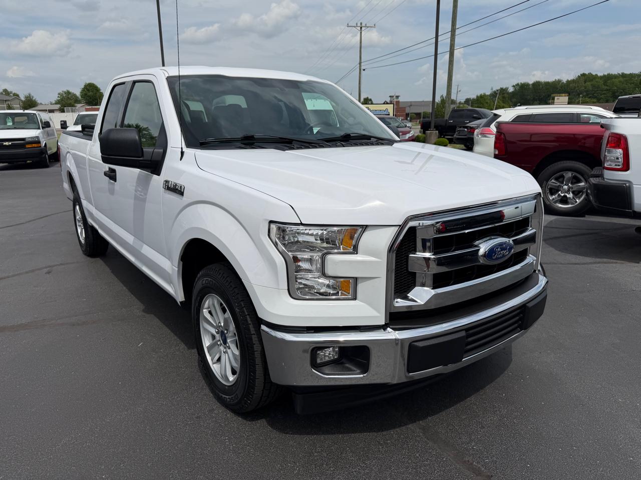 Ford F-150 XL SuperCab Short Bed 2WD 2017