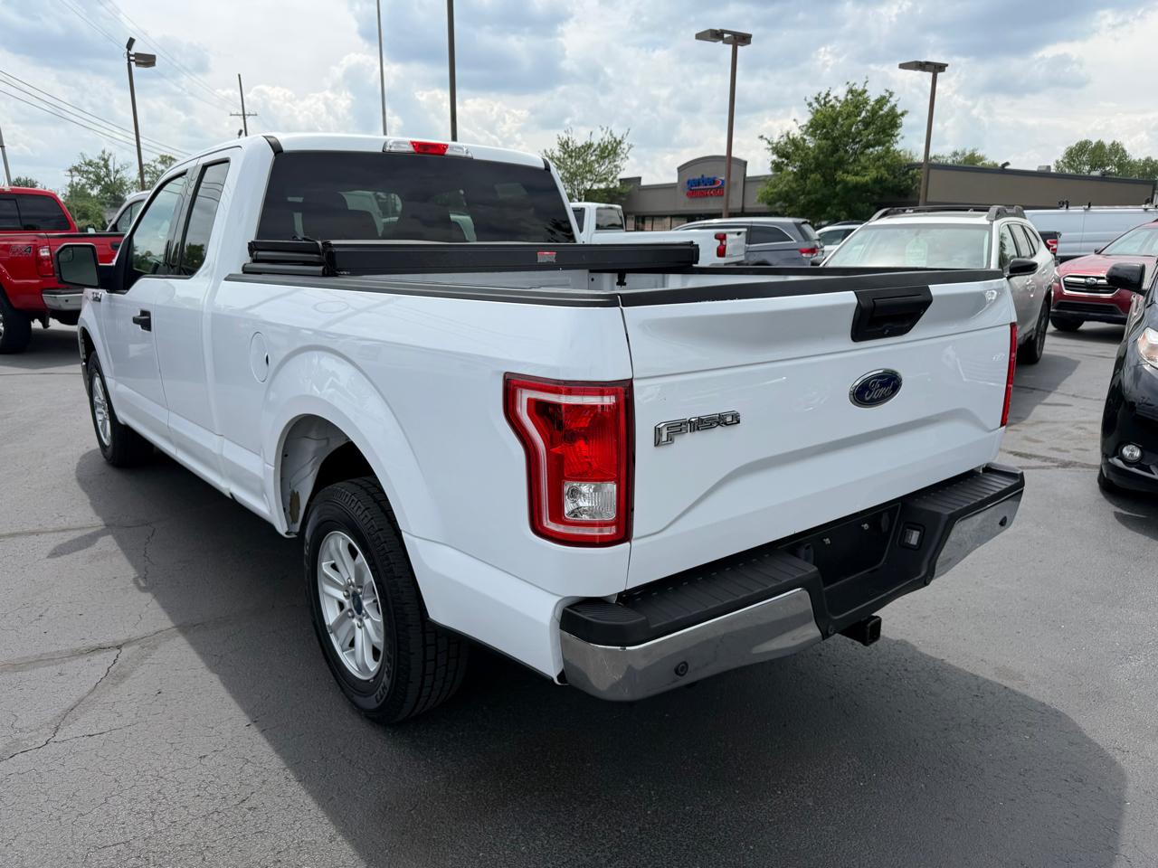 Ford F-150 XL SuperCab Short Bed 2WD 2017