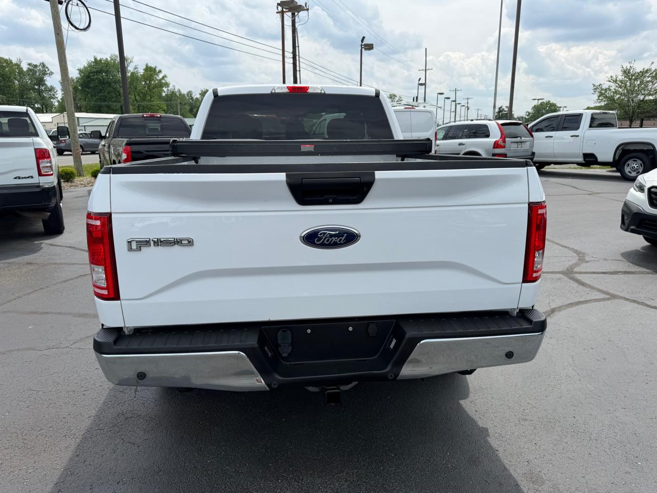 Ford F-150 XL SuperCab Short Bed 2WD 2017