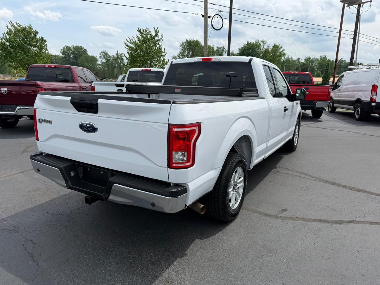 Ford F-150 XL SuperCab Short Bed 2WD 2017