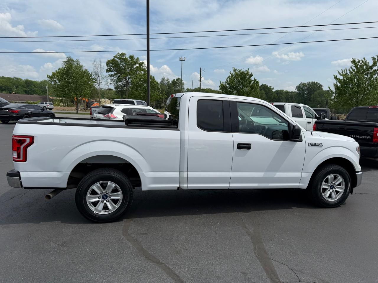 Ford F-150 XL SuperCab Short Bed 2WD 2017