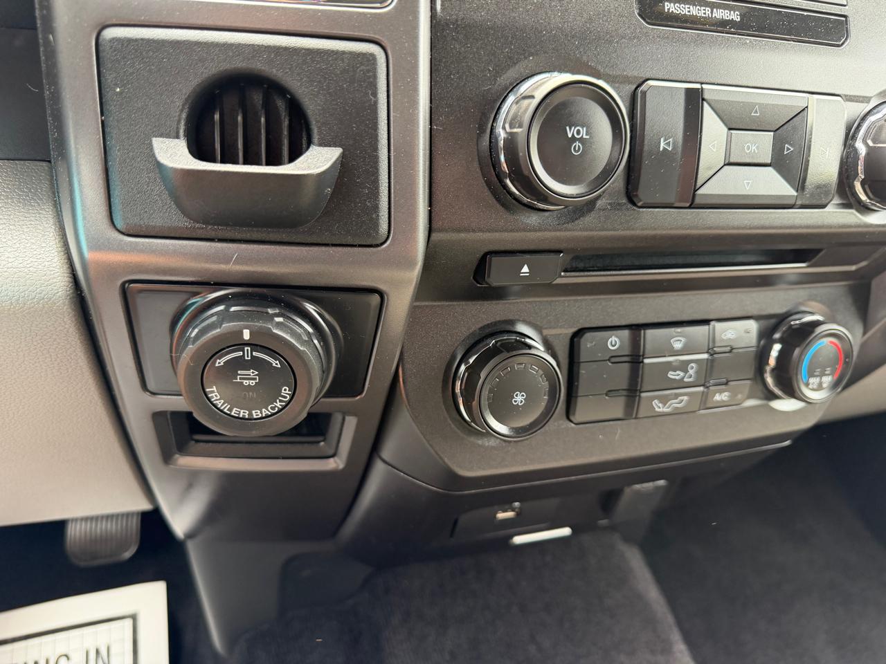 Ford F-150 XL SuperCab Short Bed 2WD 2017