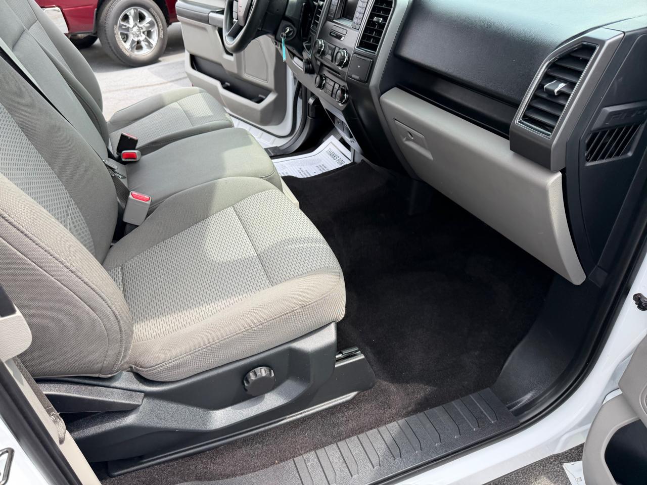 Ford F-150 XL SuperCab Short Bed 2WD 2017