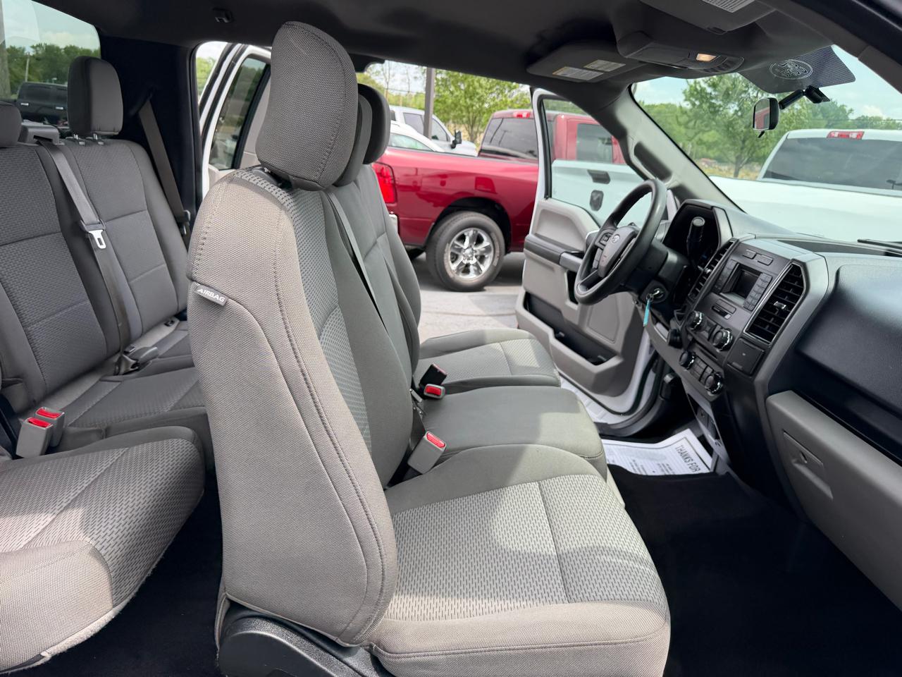 Ford F-150 XL SuperCab Short Bed 2WD 2017