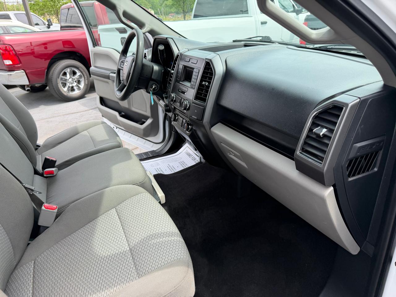 Ford F-150 XL SuperCab Short Bed 2WD 2017