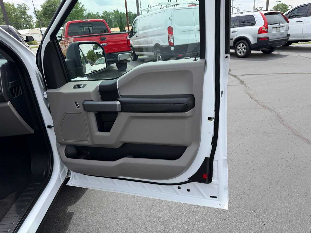 Ford F-150 XL SuperCab Short Bed 2WD 2017