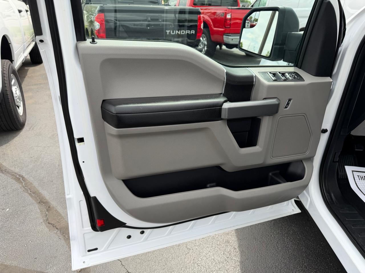 Ford F-150 XL SuperCab Short Bed 2WD 2017