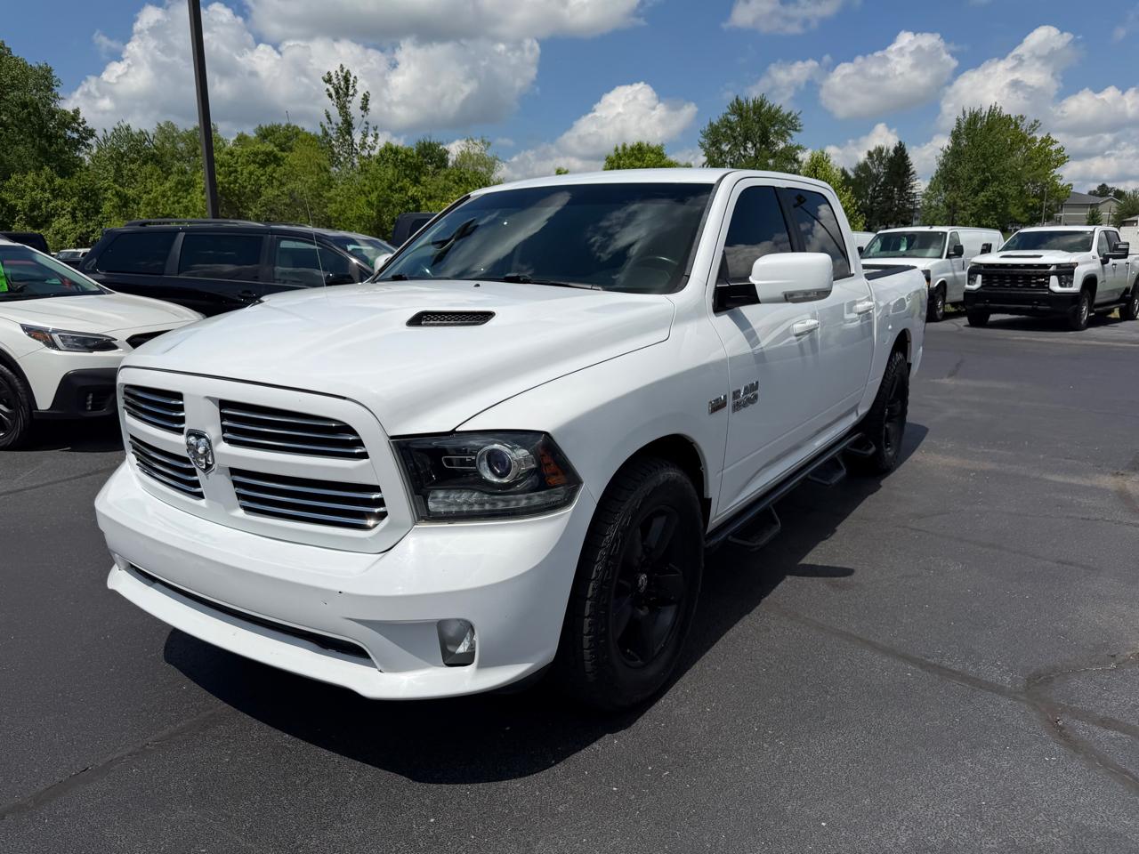 RAM 1500 2WD Crew Cab 140.5" Sport 2016