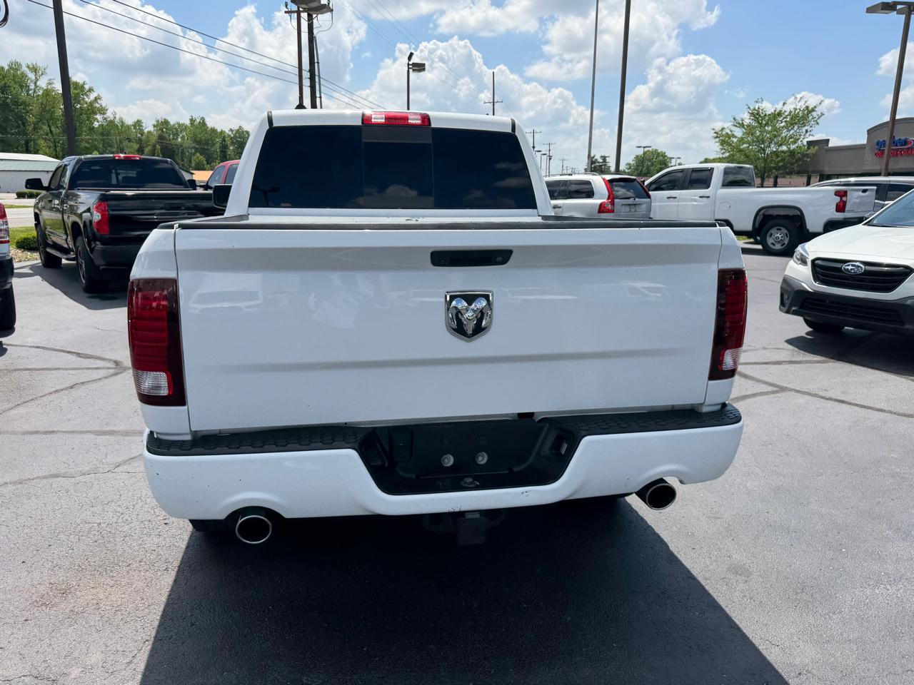 RAM 1500 2WD Crew Cab 140.5" Sport 2016
