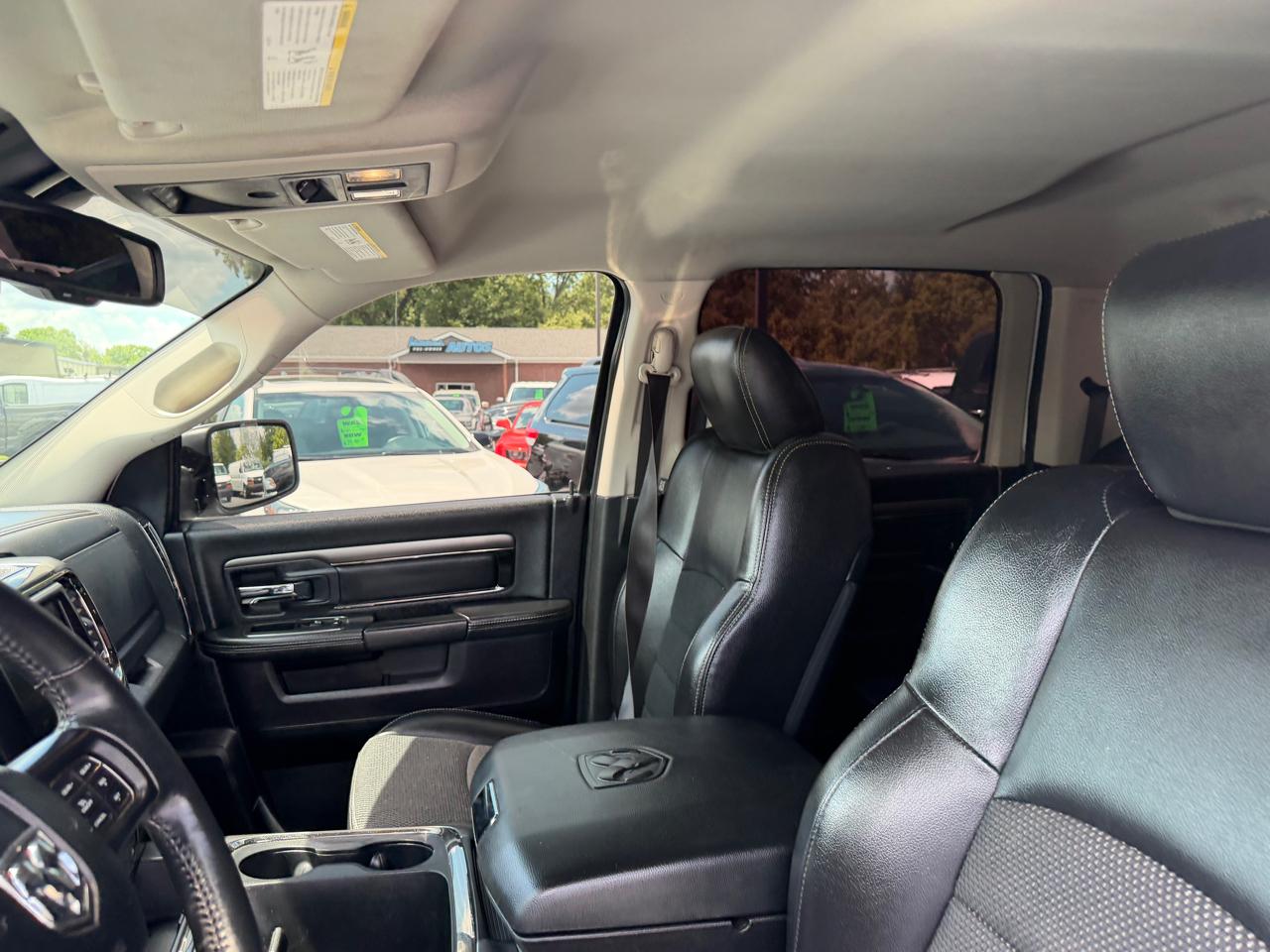 RAM 1500 2WD Crew Cab 140.5" Sport 2016