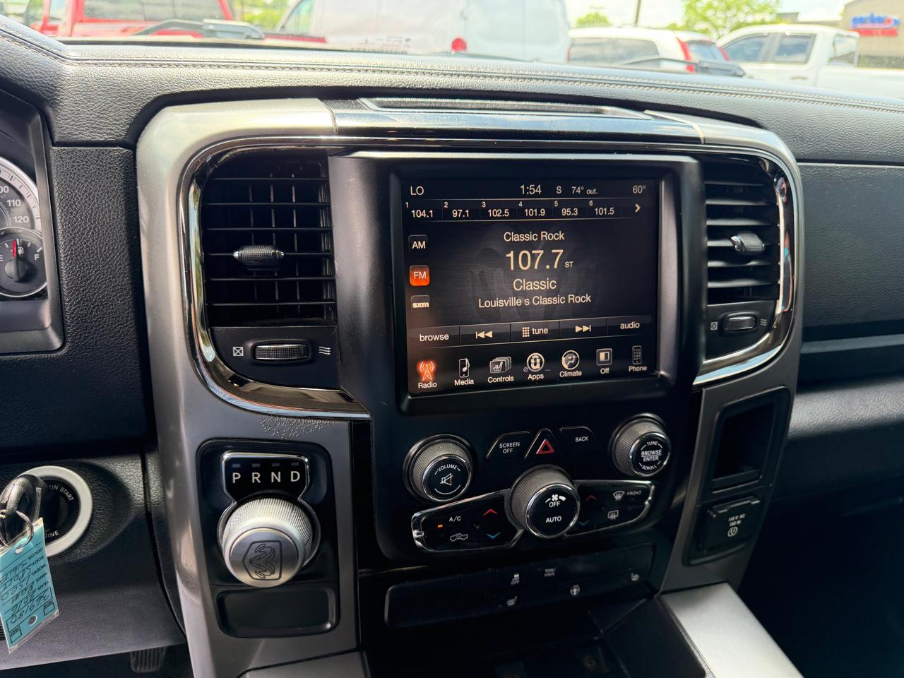 RAM 1500 2WD Crew Cab 140.5" Sport 2016