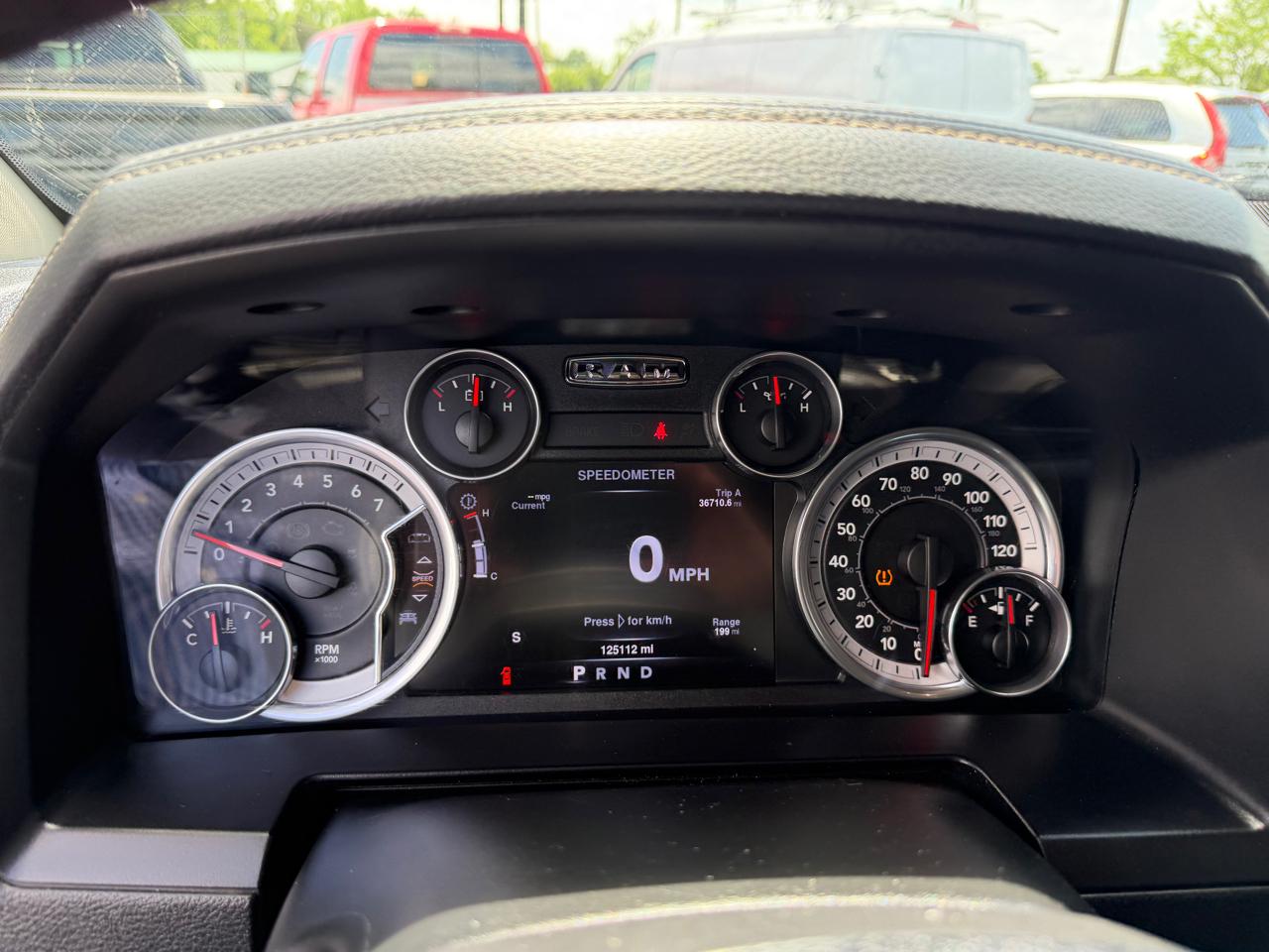 RAM 1500 2WD Crew Cab 140.5" Sport 2016